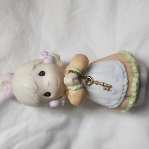 Precious Moments Little Girl w/Key Love Is The Key